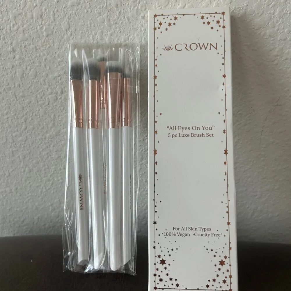 3/30$ CROWN All eyes on You 5 pc Luxe Brush Set
